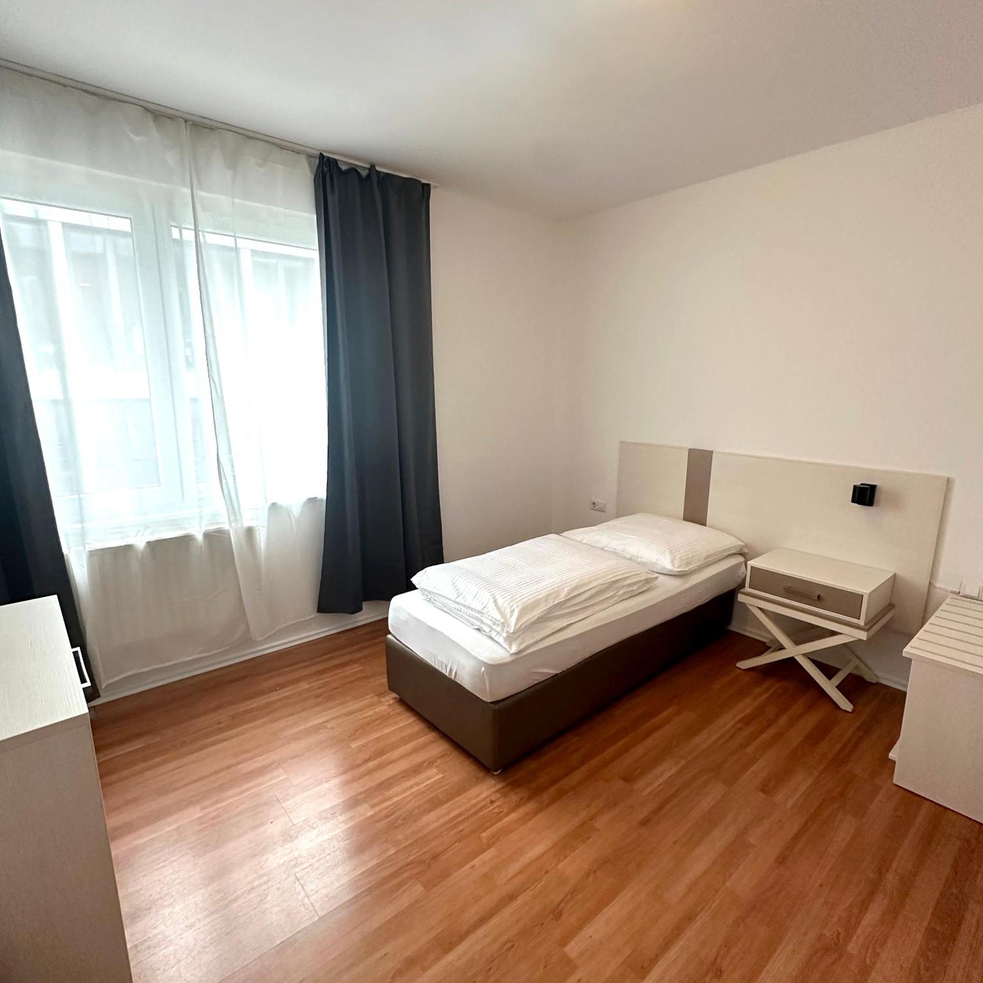 Benztown Hotel Gaestehaus Stuttgart Ngoại thất bức ảnh