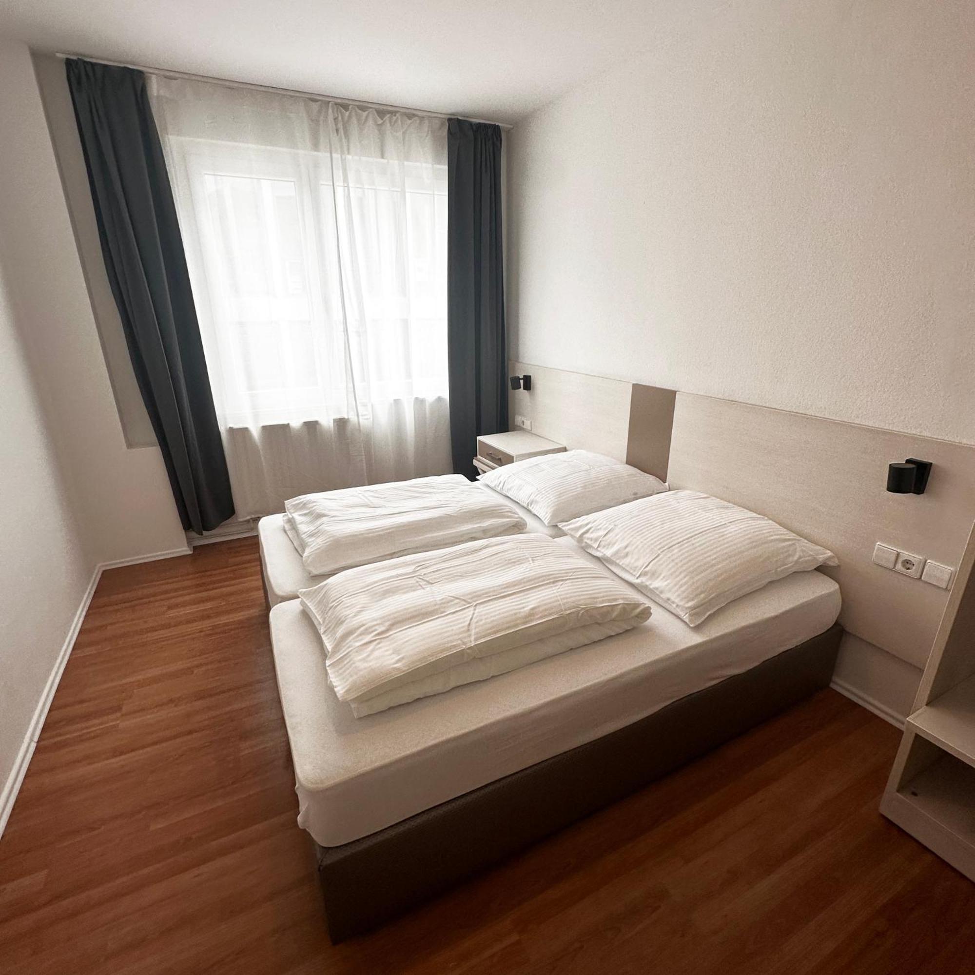 Benztown Hotel Gaestehaus Stuttgart Ngoại thất bức ảnh
